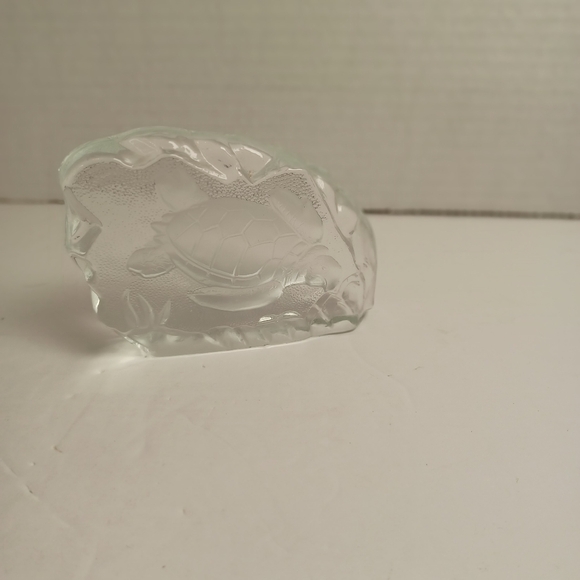 Clear Art Glass Paperweight Solid Glass 3D Impressed‎ Etched Frosted Sea Turtle - Picture 2 of 4